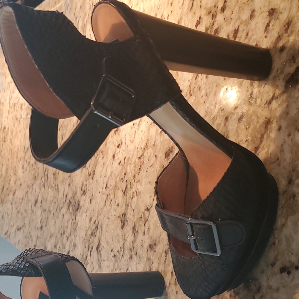 Ann Taylor Black Heels Size 8.5, Snakeskin Platforms
